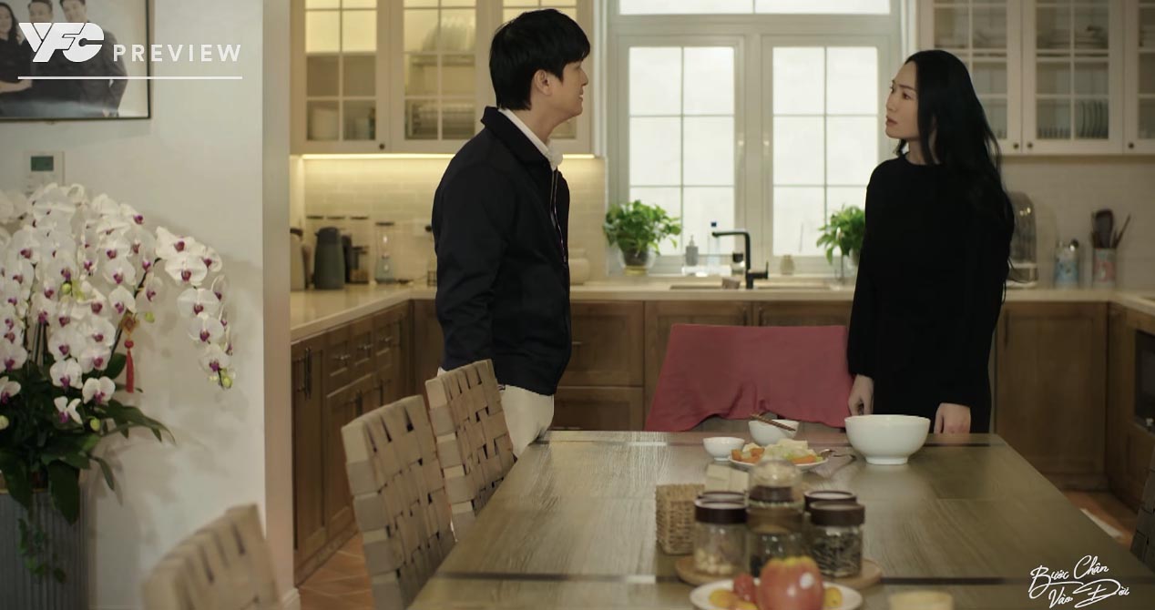 Quân tiếp tục nổi cáu với mẹ trong tập 23 “Bước chân vào đời“. Ảnh: VFC.