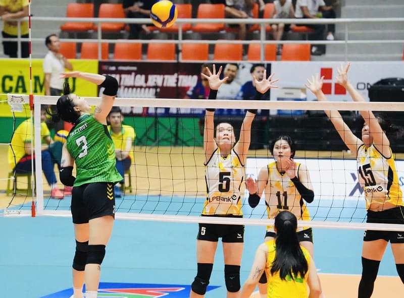 Thanh Thúy vẫn đang thể hiện sự tập trung chuyên môn cho VTV Bình Điền Long An. Ảnh: VFV