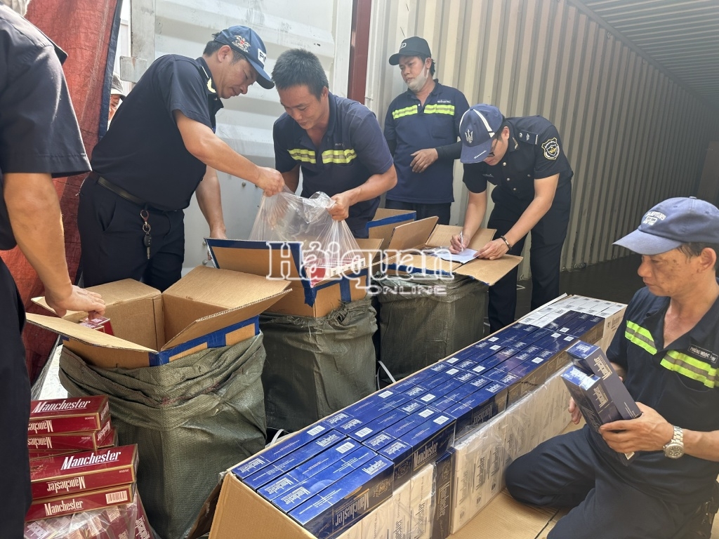 Bộ Tài chính nghiên cứu cơ chế khuyến khích người dân tham gia chống buôn lậu thuốc lá Bộ Tài chính nghiên cứu cơ chế khuyến khích người dân tham gia chống buôn lậu thuốc lá