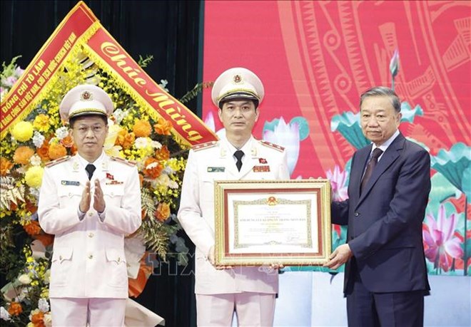 Tổng Bí thư, Chủ tịch nước Tô Lâm trao danh hiệu Anh hùng tặng Học viện An ninh nhân dân