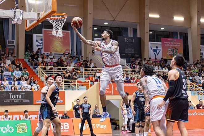 Hanoi Buffaloes ngược dòng đánh bại Danang Dragons, củng cố ngôi đầu VBA