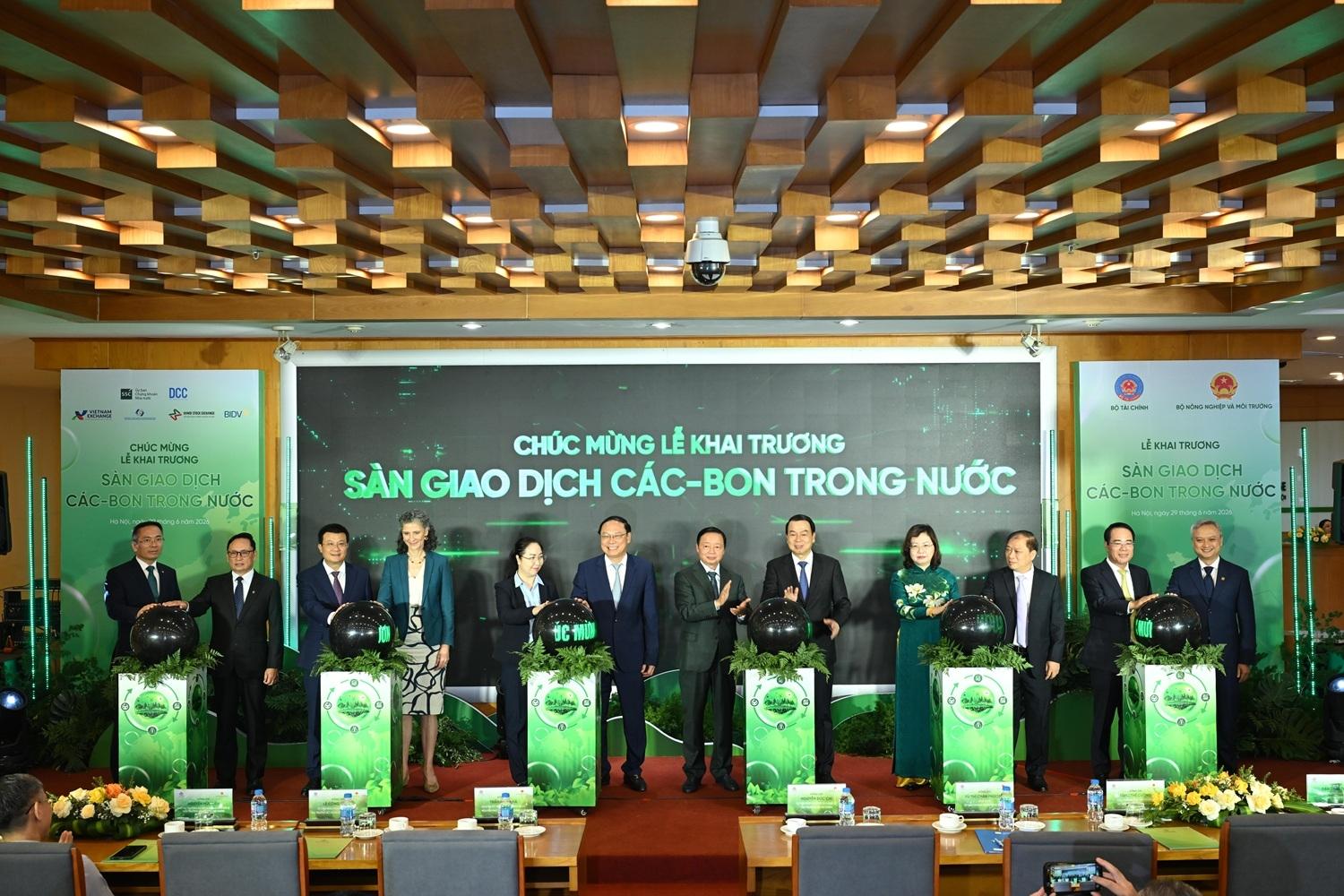 Khai trương sàn giao dịch các-bon trong nước đánh dấu bước phát triển mới của thị trường tài chính Việt Nam