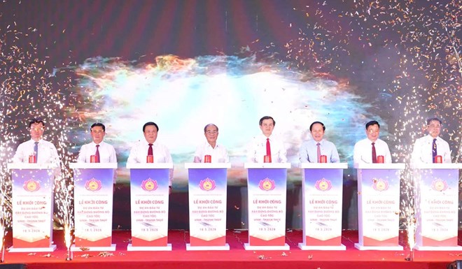 Thi công đồng loạt cao tốc Vinh – Thanh Thủy trong tháng 8