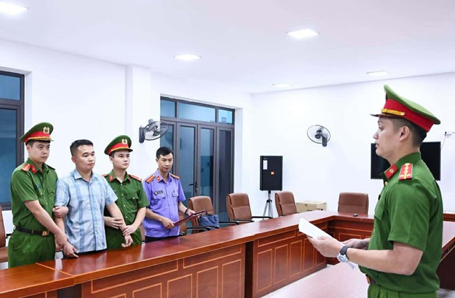 Công an tỉnh Tuyên Quang đã khởi tố, bắt tạm giam Nguyễn Hà Duy - giáo viên toán, Trường THPT Chuyên Tuyên Quang. Ảnh: Công an Tuyên Quang.