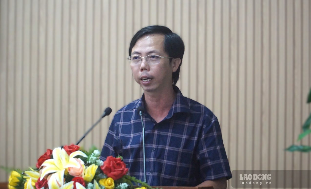 Phó giám đốc Sở Văn hoá Thể thao và Du lịch Cà Mau Lý Vĩ Triều Dương nói về kế hoạt tổ chức lễ hội kinh khí cầu. Ảnh: Nhật Hồ.