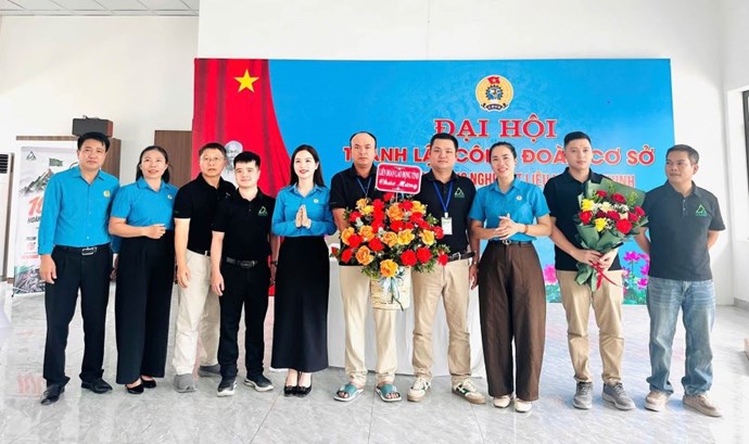 Thành lập Công đoàn cơ sở Công ty Vật liệu mới Đức Thịnh với 275 đoàn viên
