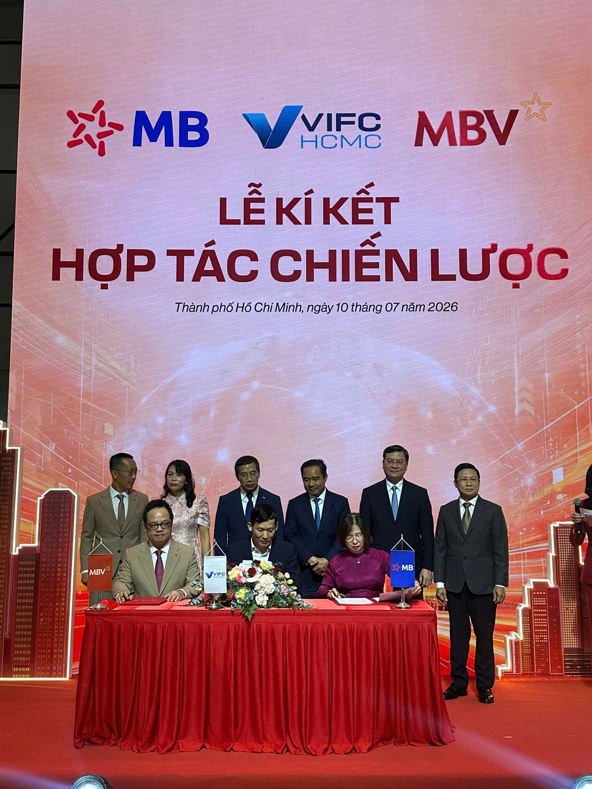 cam kết huy động 2 tỷ USD Đặt trụ sở tại VIFC-HCMC, MBV cùng MB cam kết huy động 2 tỷ USD cho các dự án trọng điểm