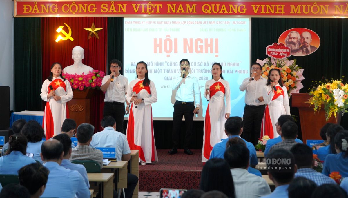 Công đoàn Công ty TNHH MTV Môi trường Đô thị Hải Phòng là một trong 65 đơn vị triển khai thí điểm mô hình công đoàn cơ sở xã hội chủ nghĩa. Ảnh: Mai Dung
