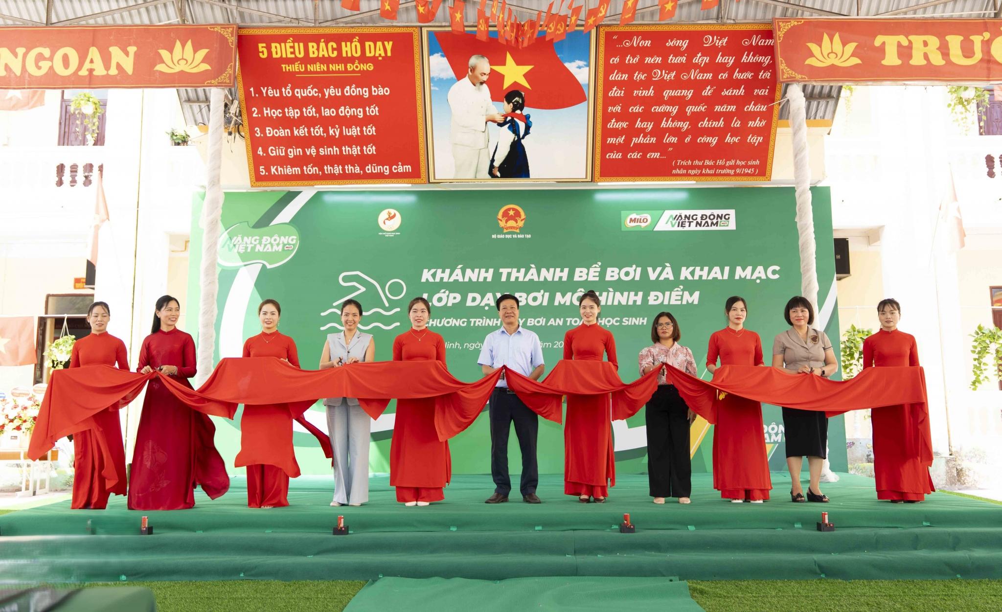 Nestlé Việt Nam đồng hành cùng Bộ Giáo dục và Đào tạo nâng cao kỹ năng bơi phòng chống đuối nước cho học sinh tại tỉnh Bắc Ninh Nestlé Việt Nam đồng hành cùng Bộ Giáo dục và Đào tạo nâng cao kỹ năng bơi phòng chống đuối nước cho học sinh tại tỉnh Bắc Ninh