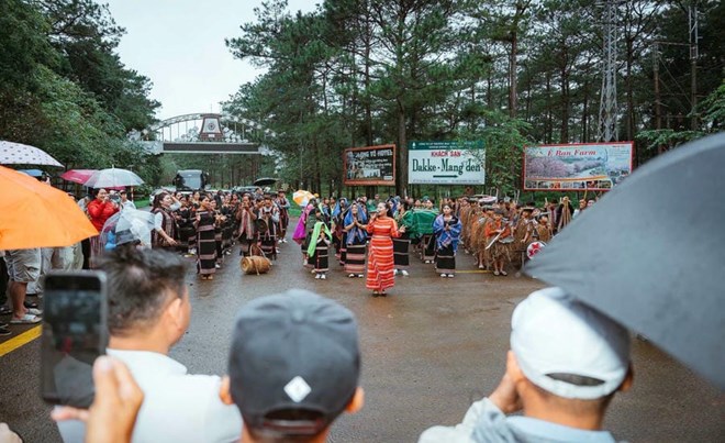 Nhiều du khách bị lừa khi đặt khách sạn ở Măng Đen