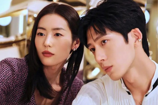 Sự nghiệp siêu mẫu Lưu Văn - bạn gái lâu năm của Tỉnh Bách Nhiên