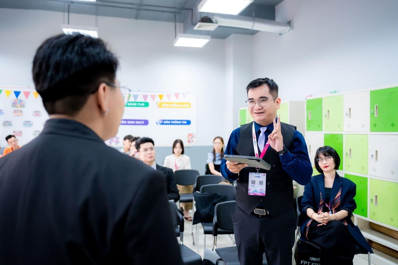 Tại diễn đàn, báo cáo viên và người tham dự có thể tự do trao đổi và trải nghiệm về chủ đề cùng quan tâm. Ảnh: Khối Giáo dục FPT