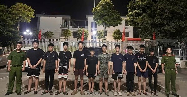 Công an Hà Nội ngăn chặn nhóm thanh thiếu niên mang hung khí hỗn chiến
