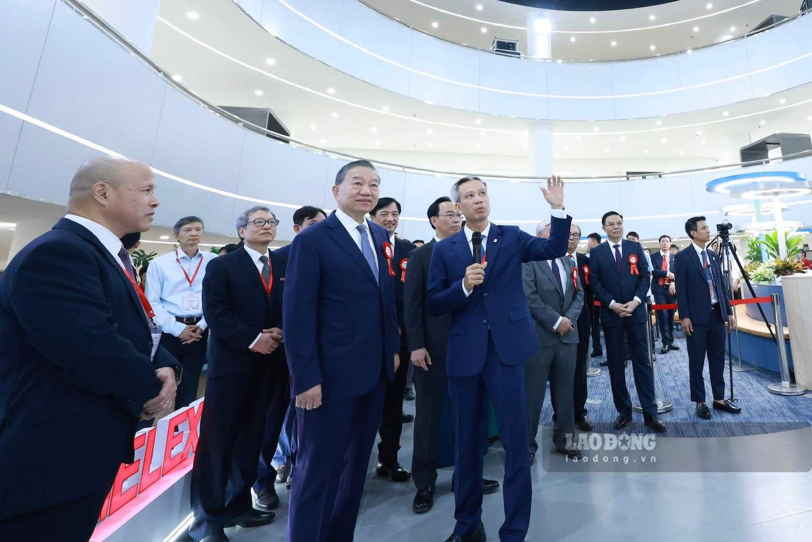 GS.TS.NGƯT Lê Anh Tuấn, Giám đốc Đại học Bách khoa Hà Nội cho biết, đây là nơi đầu tiên, tạo ra không gian để doanh nghiệp cùng đồng hành với sinh viên và thầy cô của Đại học Bách khoa. Đại học Bách khoa dự kiến năm 2026, Trung tâm đặt mục tiêu phục vụ 10.000 lượt người học trong các môn kỹ năng bổ trợ, hỗ trợ 200 người học triển khai dự án thực tế, tạo ra 10 sản phẩm chế thử và đăng ký 3 sáng chế.