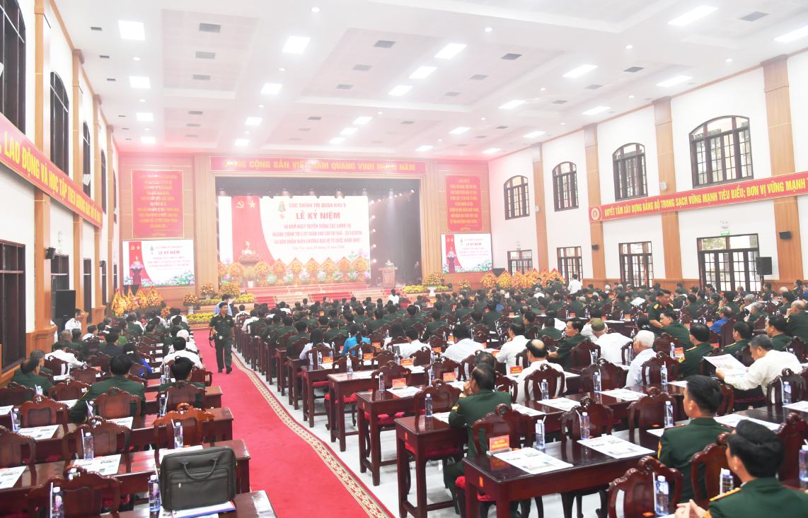 Quang cảnh buổi lễ. Ảnh: Quân khu 9
