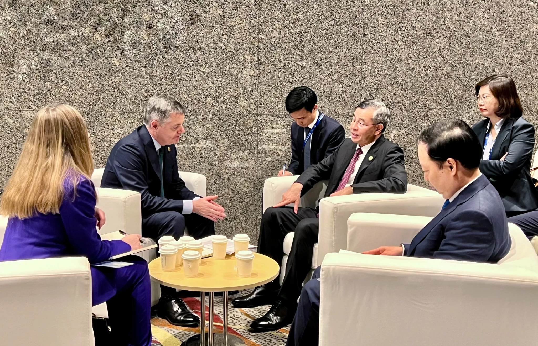 Bộ Tài chính Việt Nam và WB tăng cường hợp tác, hướng tới Năm APEC 2027 Bộ Tài chính Việt Nam và WB tăng cường hợp tác, hướng tới Năm APEC 2027