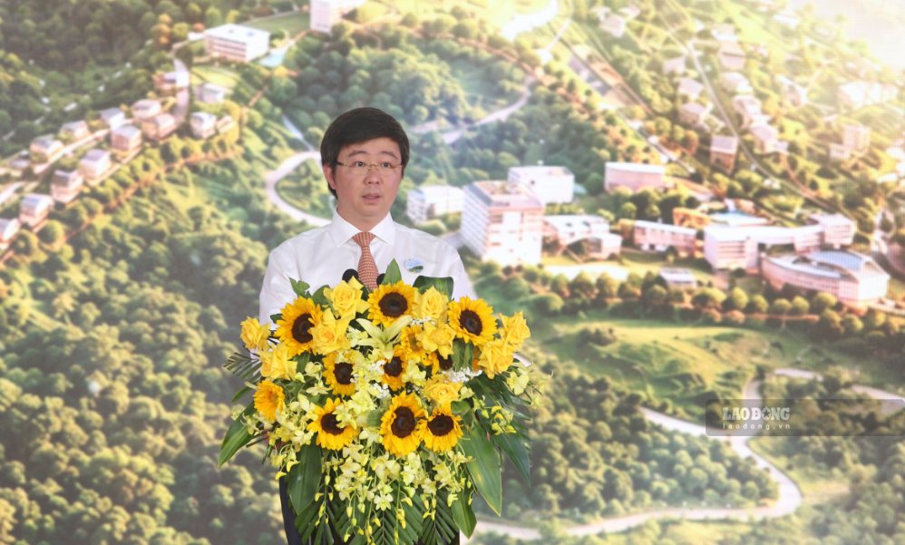Ông Bùi Hoàng Phương, Chủ tịch UBND tỉnh Quảng Trị phát biểu tại lễ khởi công. Ảnh: Thanh Trung